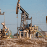 ‎Brent closes higher, loses over 4% this week