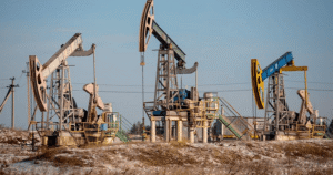 ‎Brent closes higher, loses over 4% this week