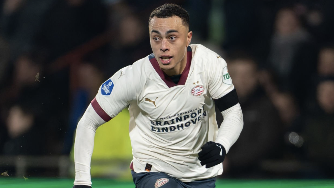 Sergino Dest’s winner helps PSV lift Dutch Super Cup