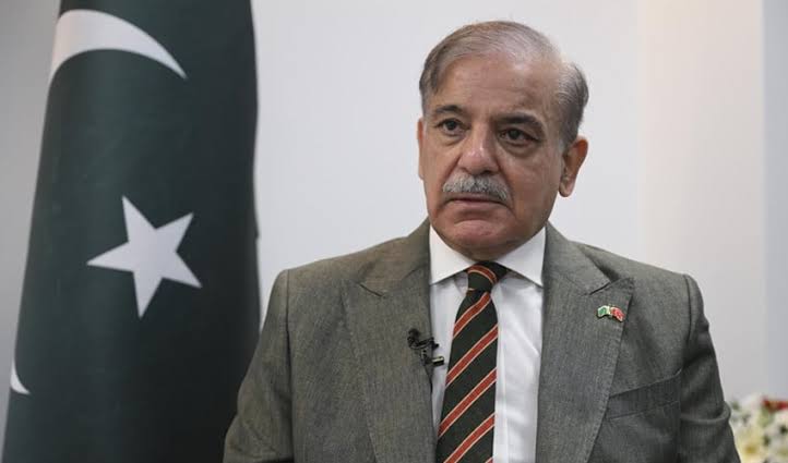 The Most Powerful Ads Aren’t Planned, They’re Positioned. Just like Master MoltyFoam  Beside PM Shehbaz Sharif