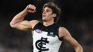 Collingwood launch bombshell bid to lure Charlie Curnow from Carlton