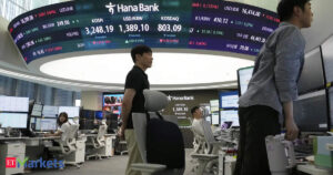 Asia stocks start tepid after three-day rally