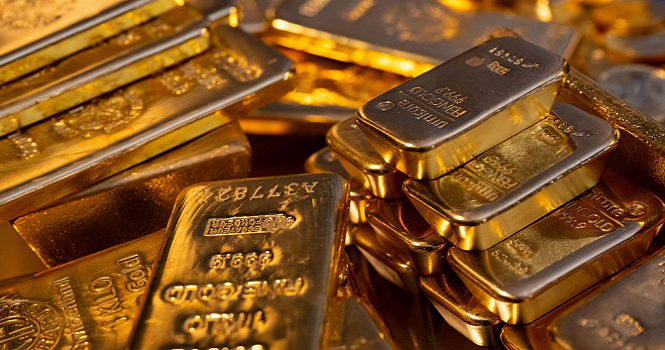 ‎Gold rises on weak dollar