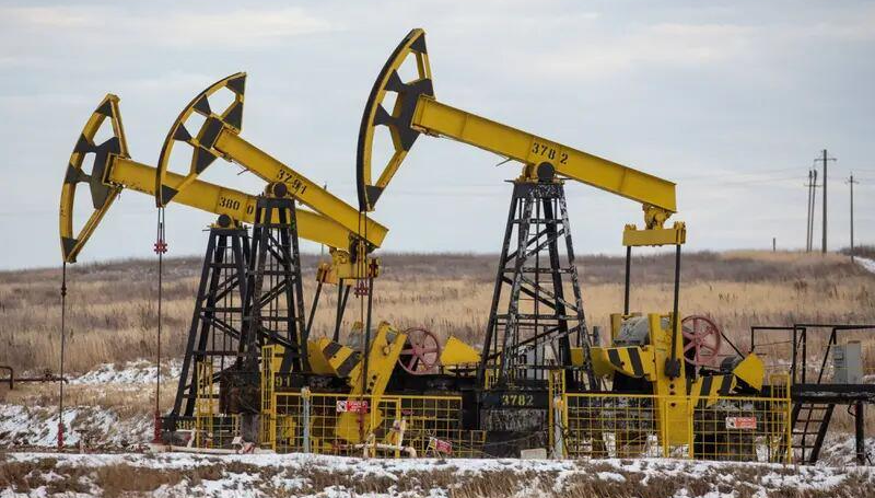‎Oil prices drop as markets assess supply prospects