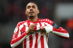 Sunderland Score 2 Late Goals To Beat Brentford