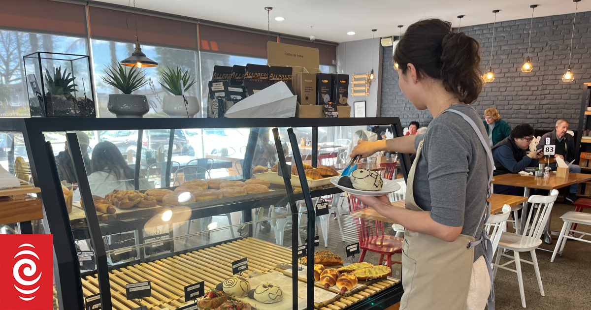 Migrants shun takeaways to open Kiwi-style cafes
