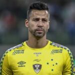 Fluminense keeper breaks Shilton appearance record