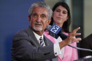 LOVERRO: Leonsis’ bid to own Nationals has more hurdles than just his woeful Wizards