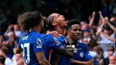 Chelsea beat Fulham 2-0 amid VAR controversy in Premier League clash