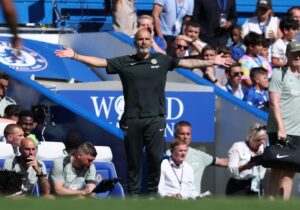 Chelsea hold talks to sign Barcelona midfielder