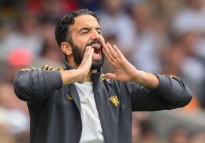 France international rejects Man United move