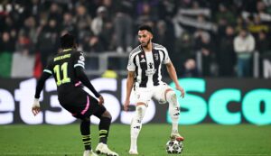 Juventus tells Premier League clubs that their defender is for sale