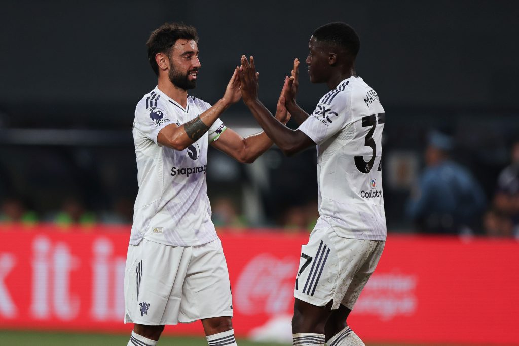 Man United midfielder considers shock exit