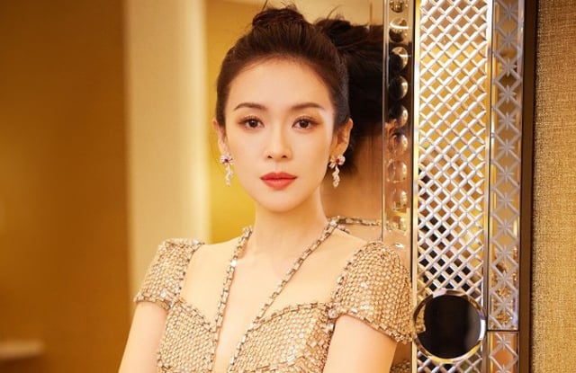 Wang Feng Spotted With Girlfriend