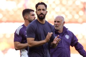 Man United hopeful Spurs will rival Chelsea for winger