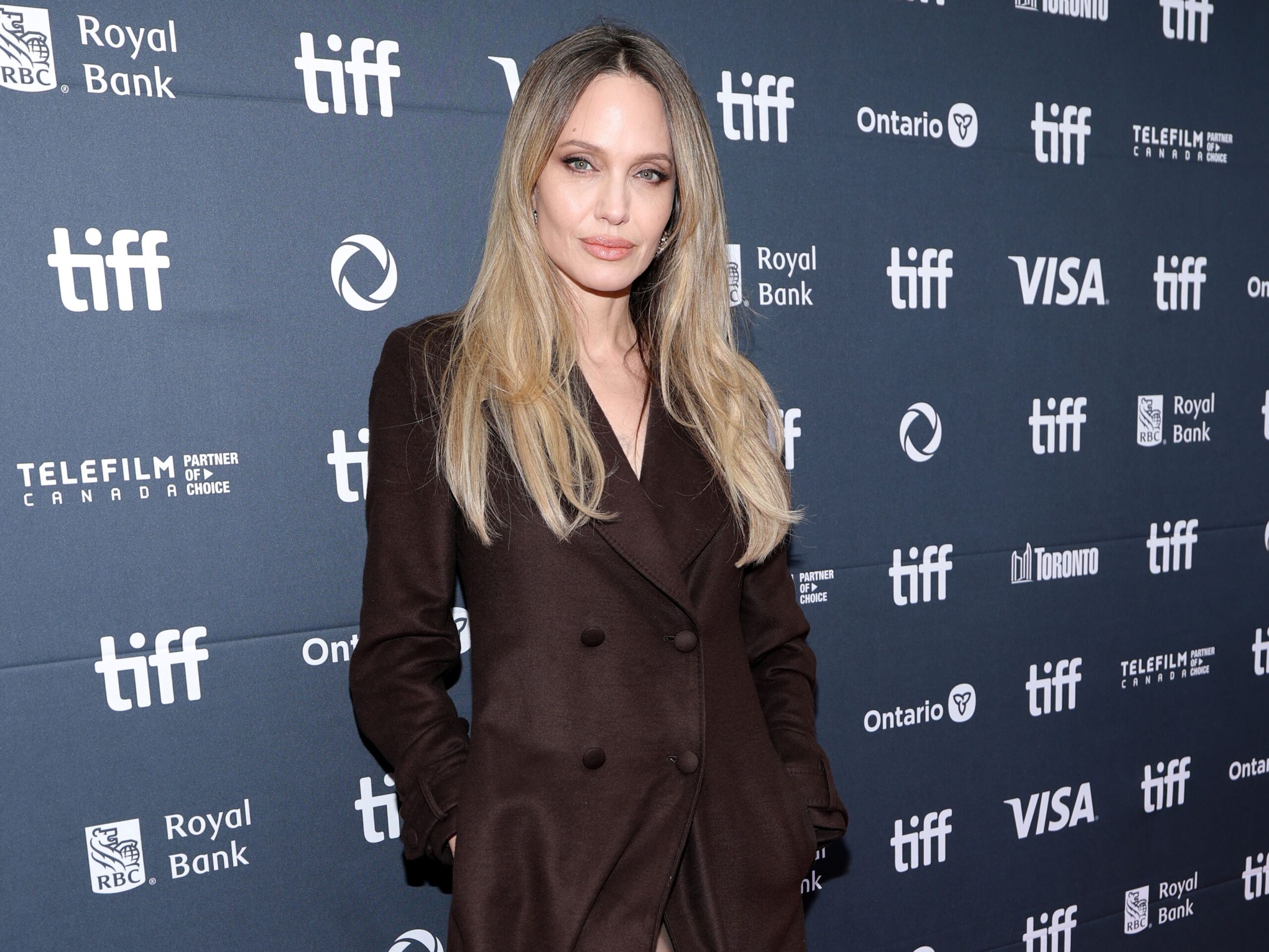 Angelina Jolie Takes a Style Cue From the Olsens