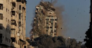Israeli Ground Invasion Pushes Further Into Gaza City Ahead Of Netanyahu-Trump Meeting