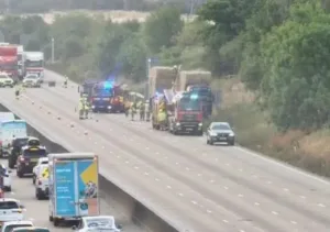 London travel news LIVE: Traffic at standstill on M25 after lorry fire