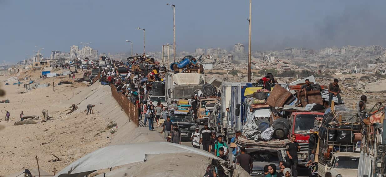 Israel opens ‘temporary’ new route out of Gaza City for 48 hours as tanks advance