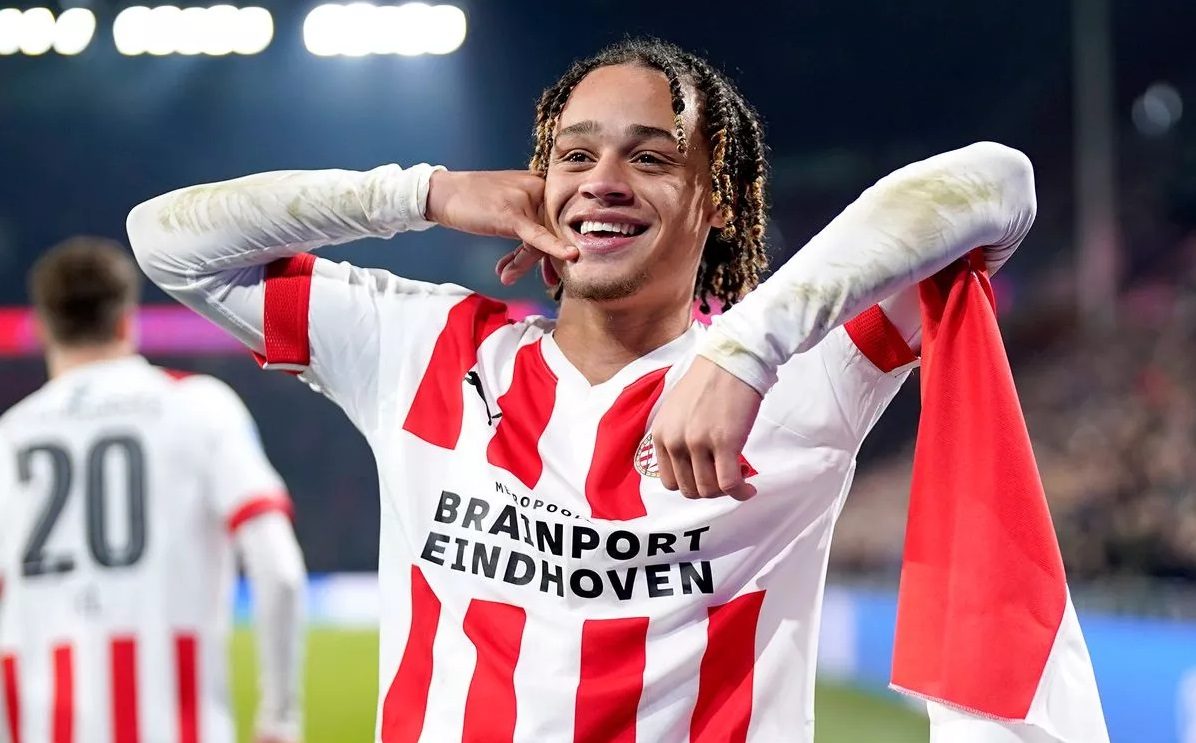 Spurs Beat Chelsea To Sign Versatile Midfielder Simons From Leipzig