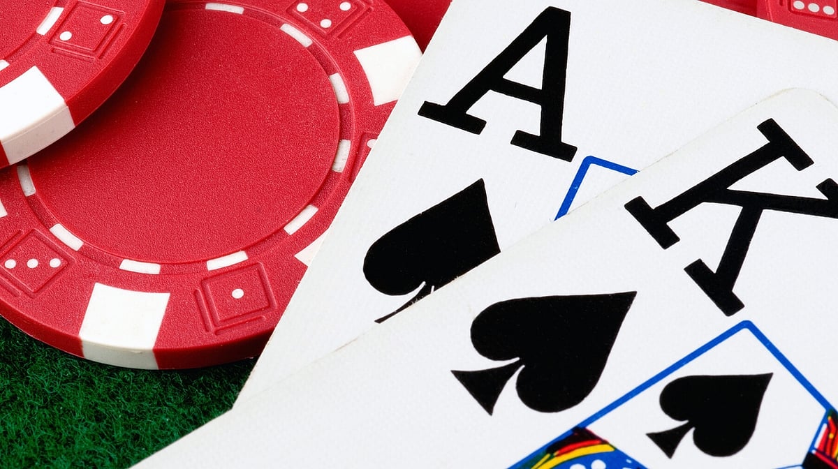 Tombstone hold’em: The poker game that’s played in a graveyard