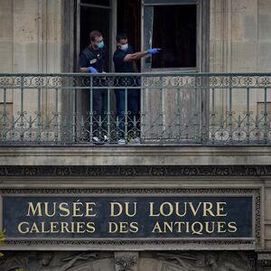 Louvre heist is part of a treasure-grabbing criminal pattern as gold price climbs