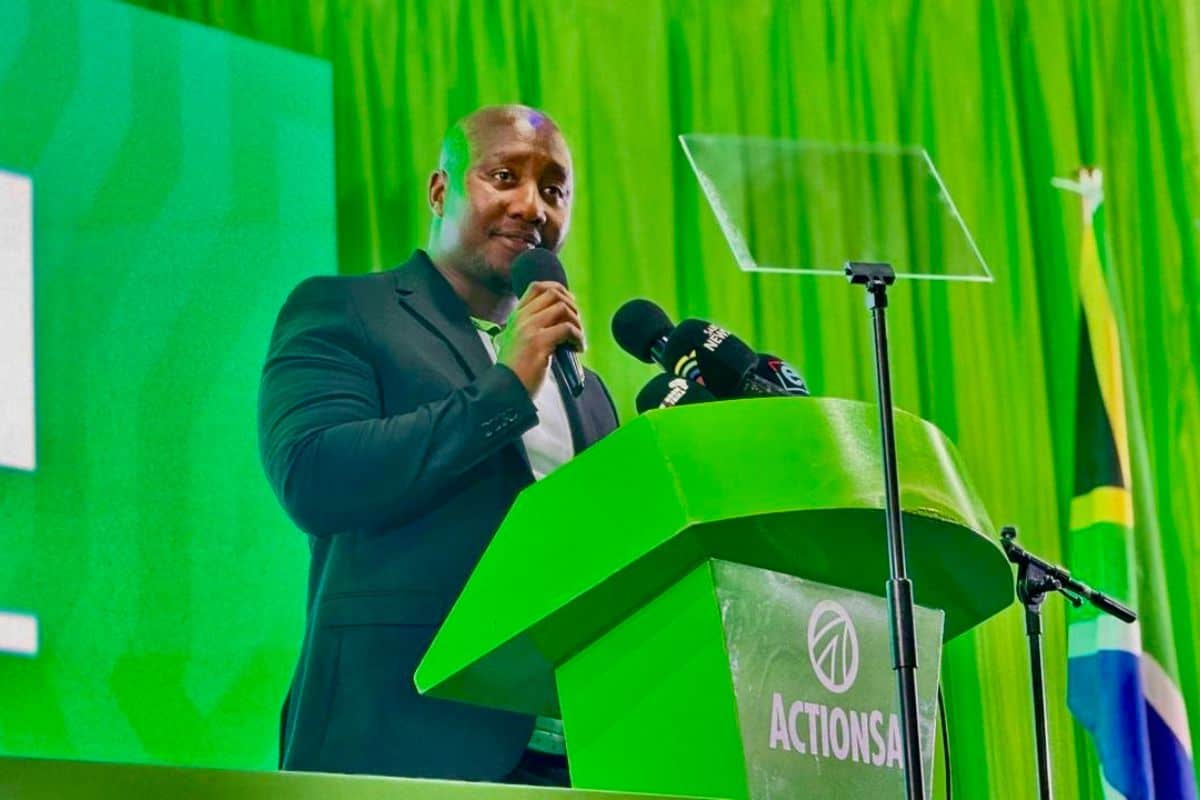 ‘He will continue working on Sizok’thola’ — Moja Love after Xolani Khumalo’s move into politics