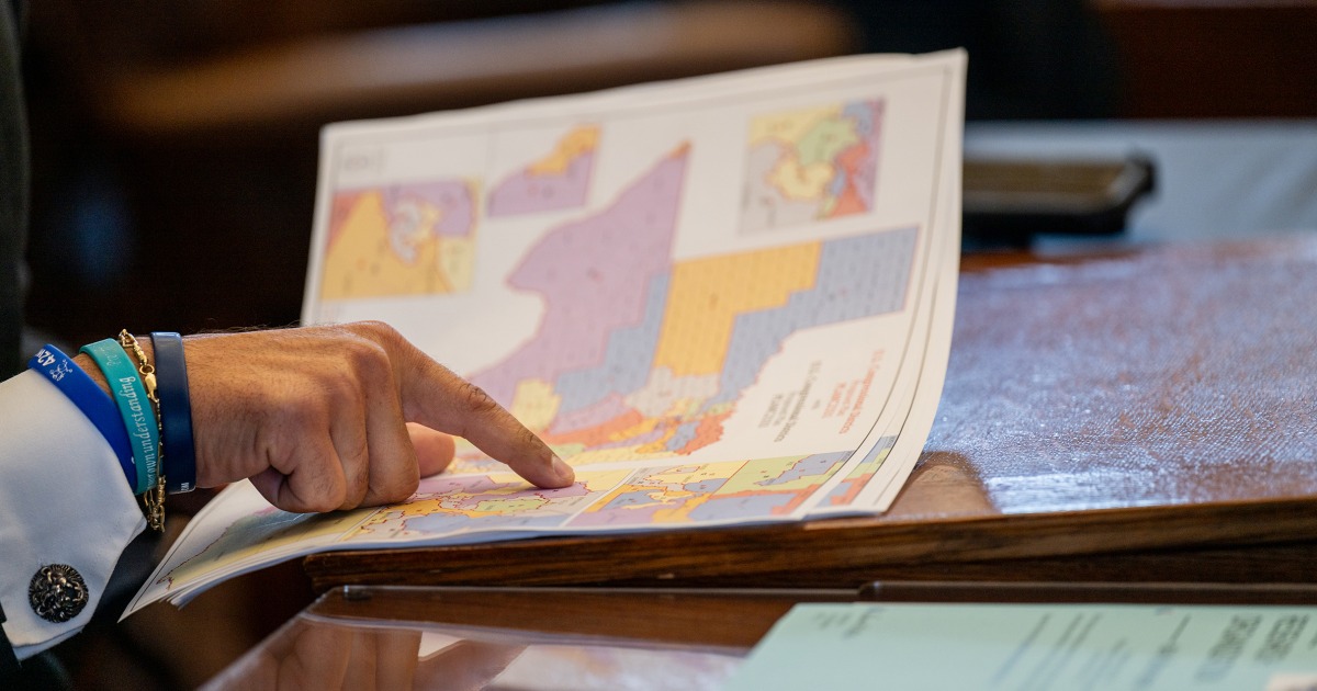 Most Americans oppose political parties drawing election lines