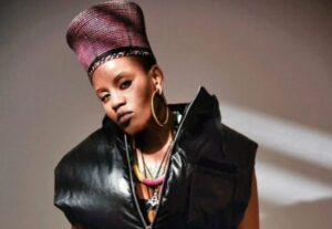 Toya Delazy’s bizarre London street performance leaves Mzansi divided (Video)