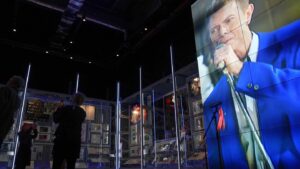 David Bowie’s archive opens to the public. Fans can see and touch 1000s of his items