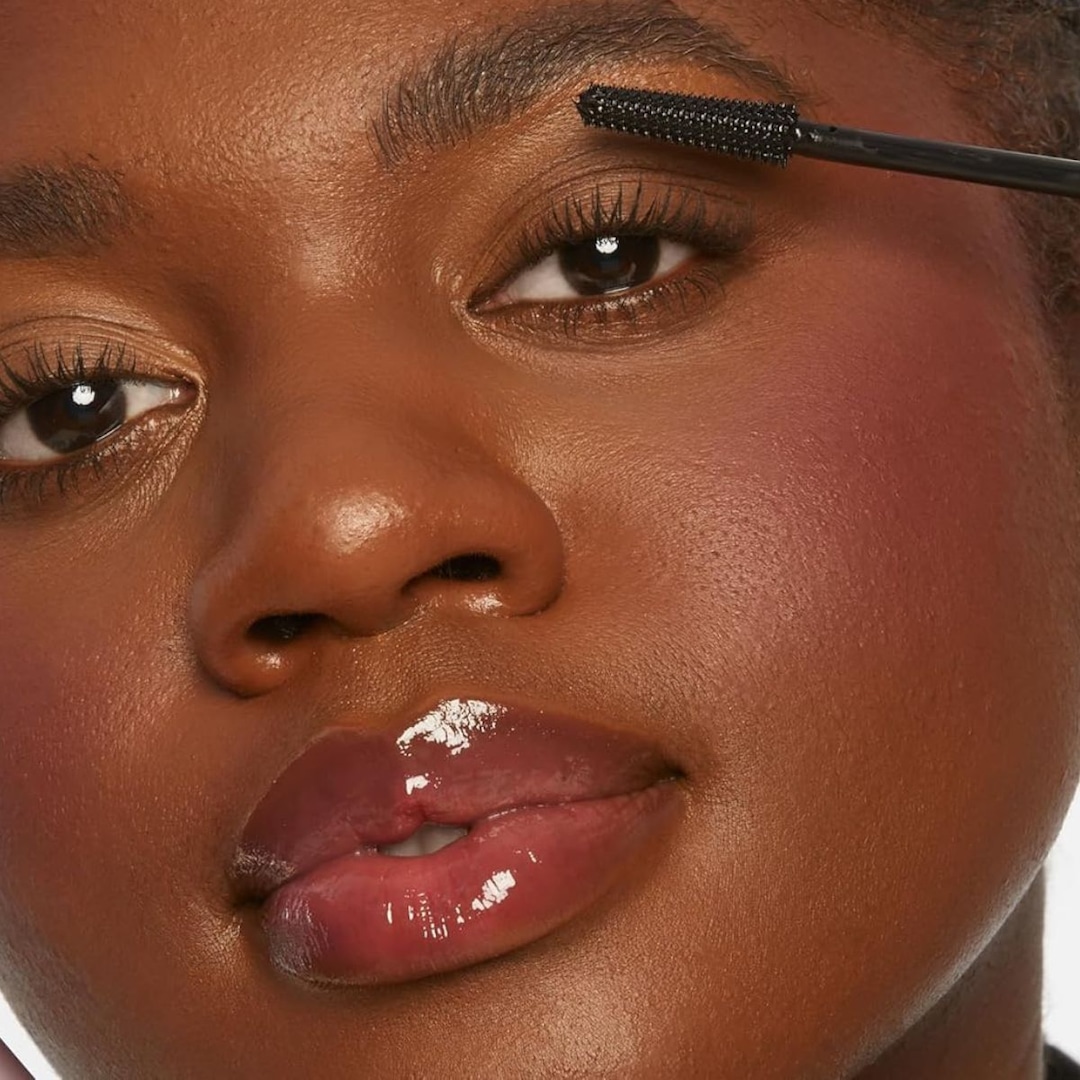 Mascara That Won’t Run, Smudge, or Flake, According to Amazon Shoppers