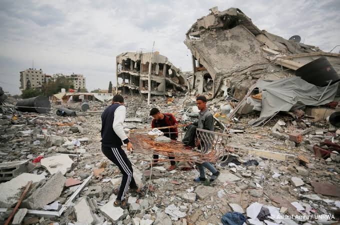 Escalating Violence in Gaza: Over 100 Casualties in Recent Airstrikes