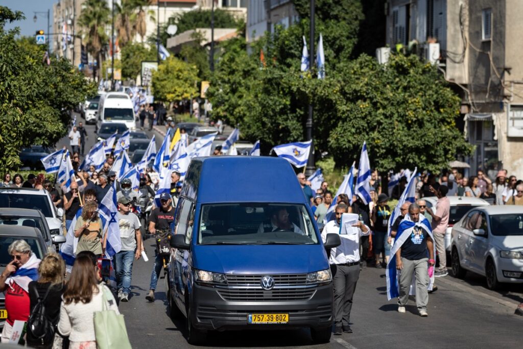 Israel accuses Hamas of breaching truce