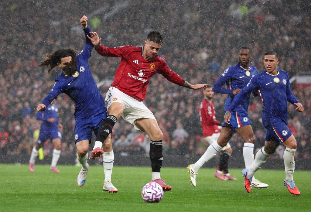 Report: Chelsea and Man United join intense race for 19-year-old Bundesliga sensation