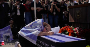 Israel halts Gaza aid amid ceasefire strain