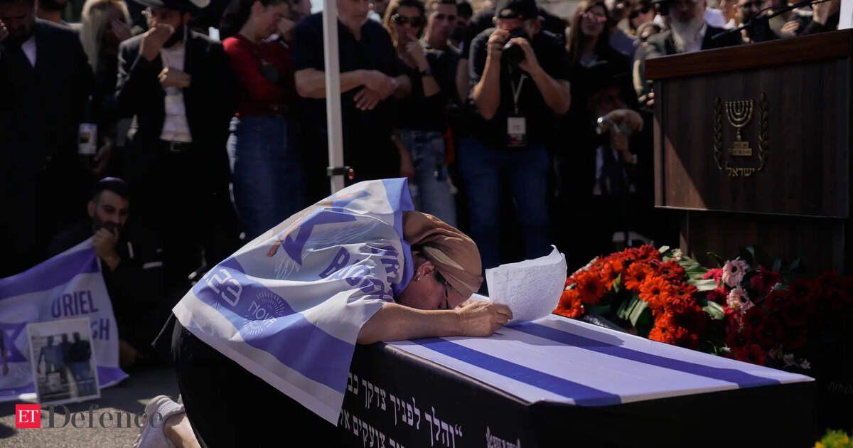 Israel halts Gaza aid amid ceasefire strain