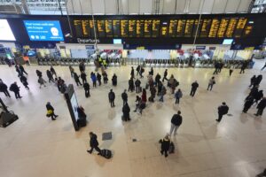 London travel news LIVE: Unexpected line disruption slows travel from Waterloo to Clapham Junction