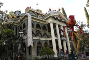 Disneyland Guest Dies After Haunted Mansion Ride