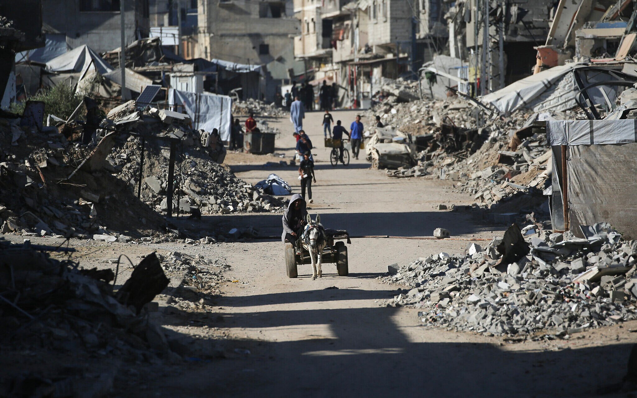Fragile Gaza ceasefire tested as humanitarian crisis deepens