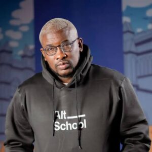 Nigerian OAP, Dotun Calls Out American Embassy In Nigeria For Letting His Ex-Wife Relocate To US With Their Children Without His Consent