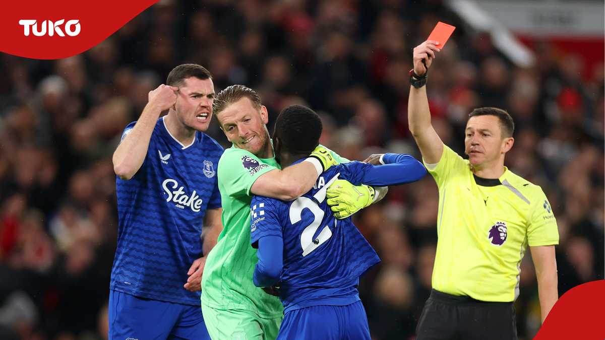 Idrissa Gana Gueye: Why Everton star was sent off against Manchester United