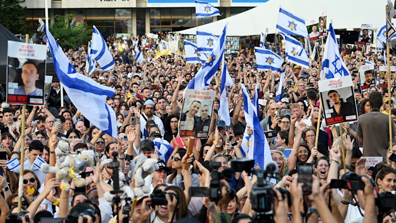 Australia news LIVE: Gaza hostages freed as world leaders back Trump’s peace deal; Chalmers says superannuation tax changes better for lower-income Australians
