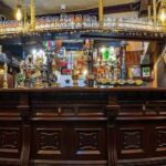 Finance on Tap: Robinhood Brings Money Trivia to Pubs Across England