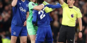 Everton vs Man United: Idrissa Gueye breaks his silence following red card