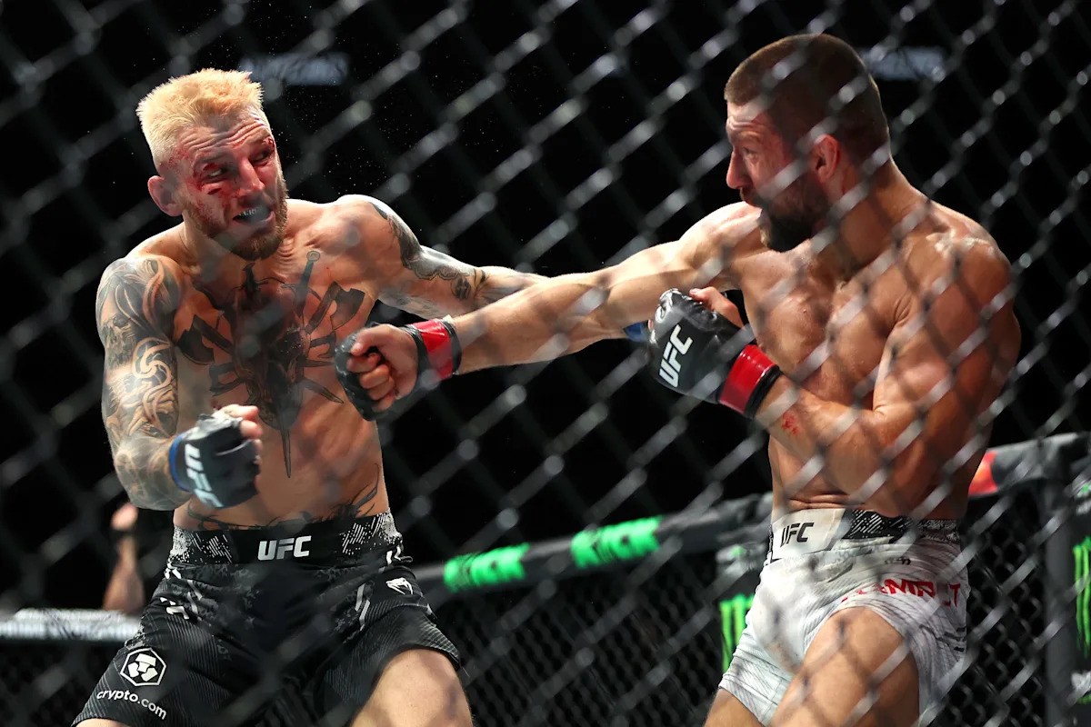 UFC Qatar full fight: Dan Hooker goes to war with Mateusz Gamrot