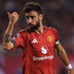 Man United face fight to keep Fernandes
