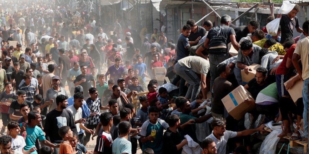 Gazans stream back home as Israel-Hamas ceasefire holds, World News