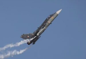 Indian jet crash kills pilot at Dubai Airshow