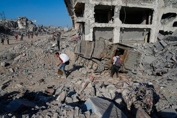 Gazans begin trek back to ruined homes as preparations begin for release of hostages
