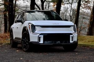 The Kia EV9 is a good electric SUV, but the same company makes something better